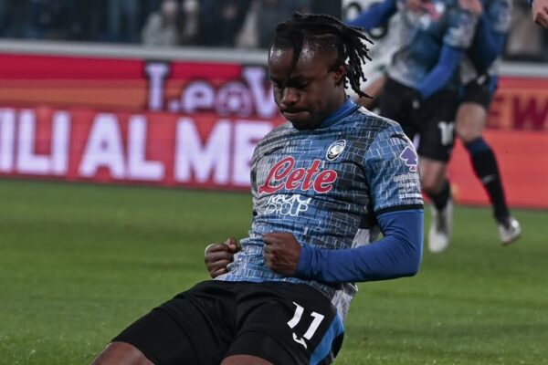 Complete Football 247 Ademola Lookman Picks Up a Knee Injury