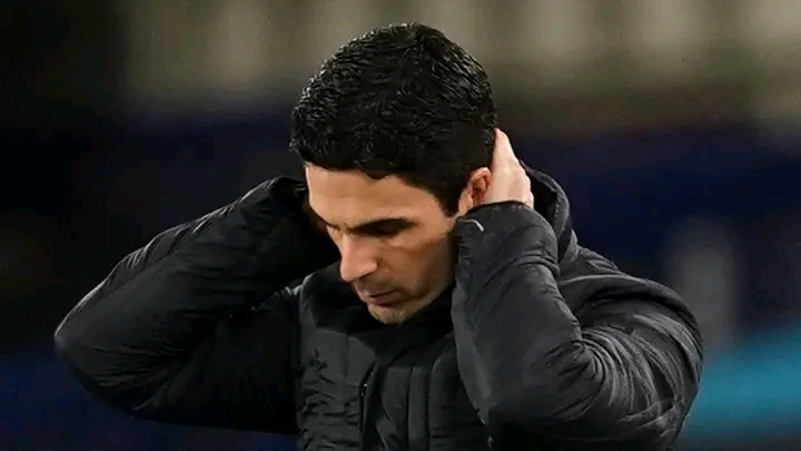 Complete Football 247 A Dejected Mikel Arteta