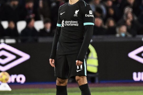 Complete Football 247 Premier League 2024-2025 Seasons Thrilling Fight for the Golden Boot