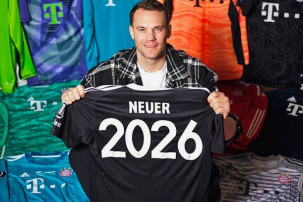 Complete Football 247 Manuel Neuer Extends Contract with FC Bayern Munich until June 2026