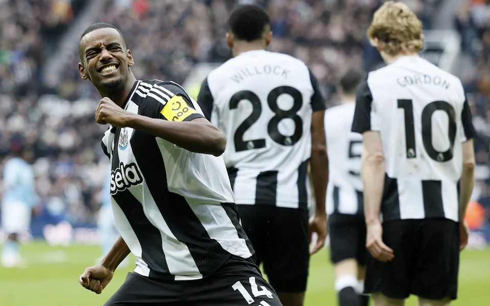 Complete Football 247 Alexander Isak celebrates his second goal, Newcastle's fourth