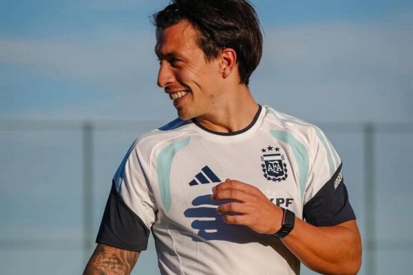 Manchester United defenders breathe easier today as Lisandro Martínez confirms he stands fully ready for selection this week.