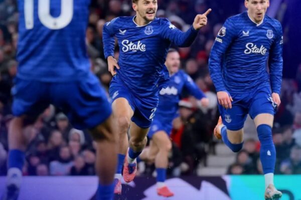 Everton Shock Man United Despite 80 Minutes with 10 Men